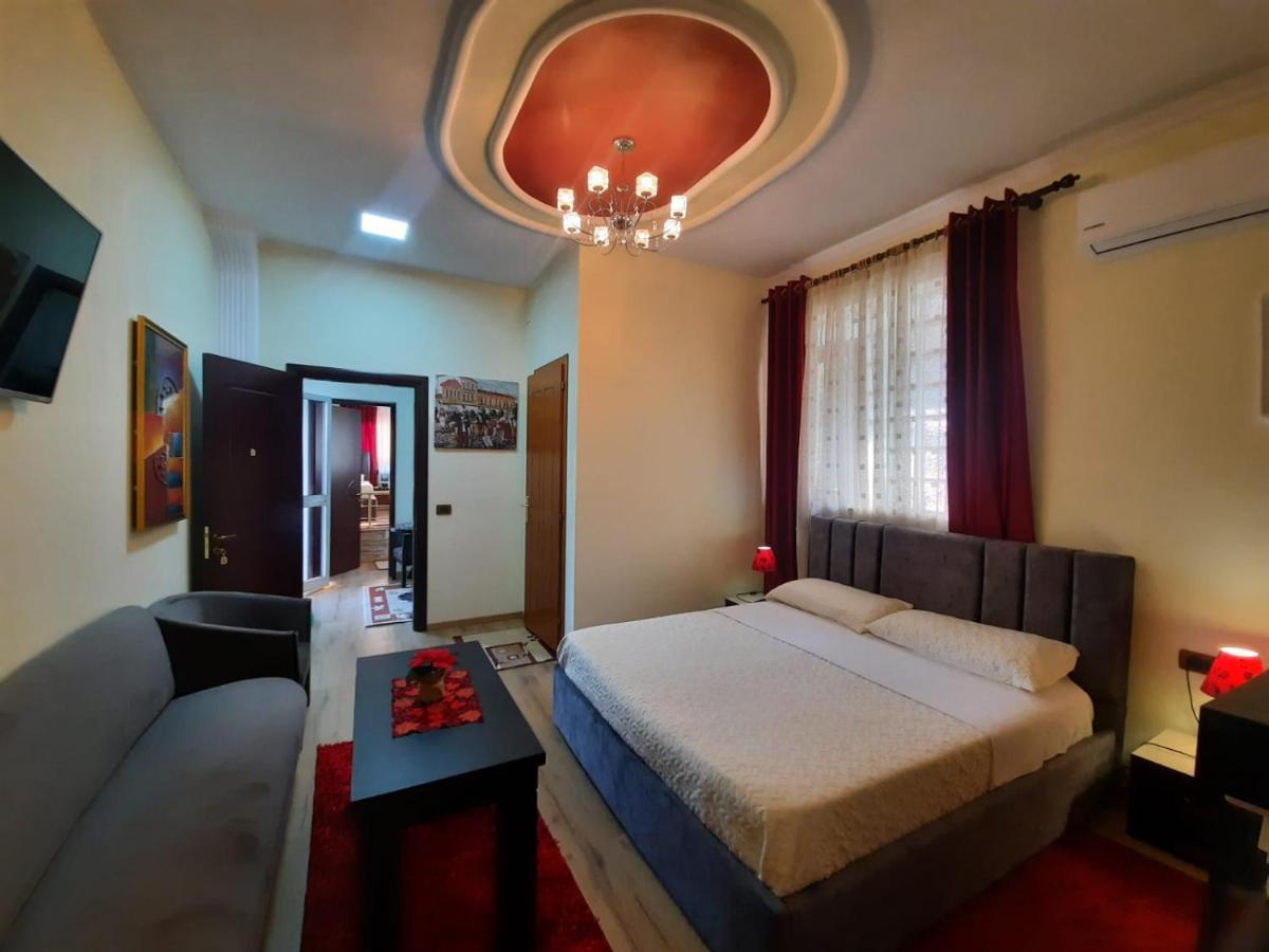 Villa 53 Tirana Bagian luar foto
