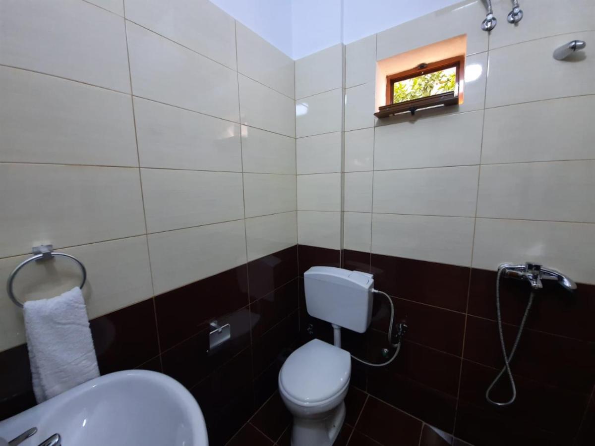 Villa 53 Tirana Bagian luar foto