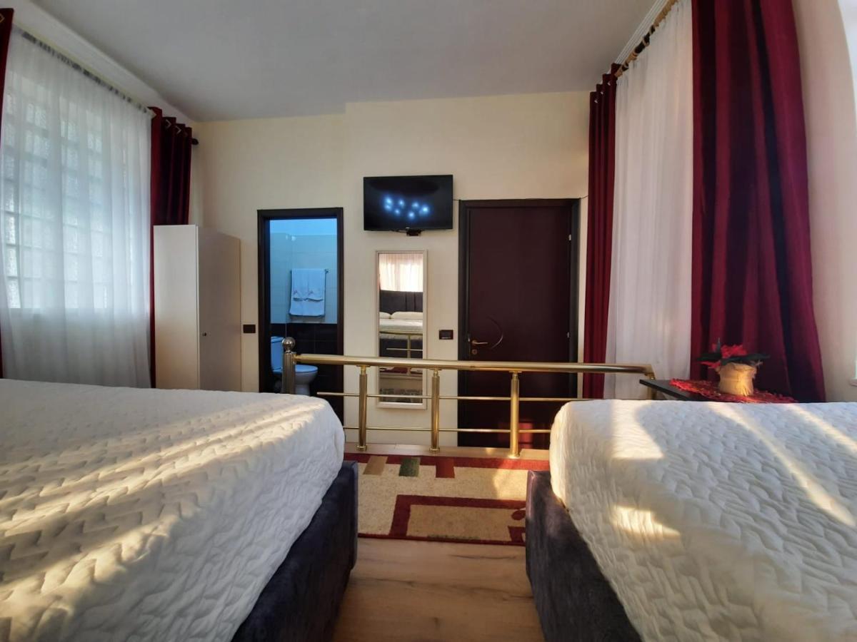 Villa 53 Tirana Bagian luar foto
